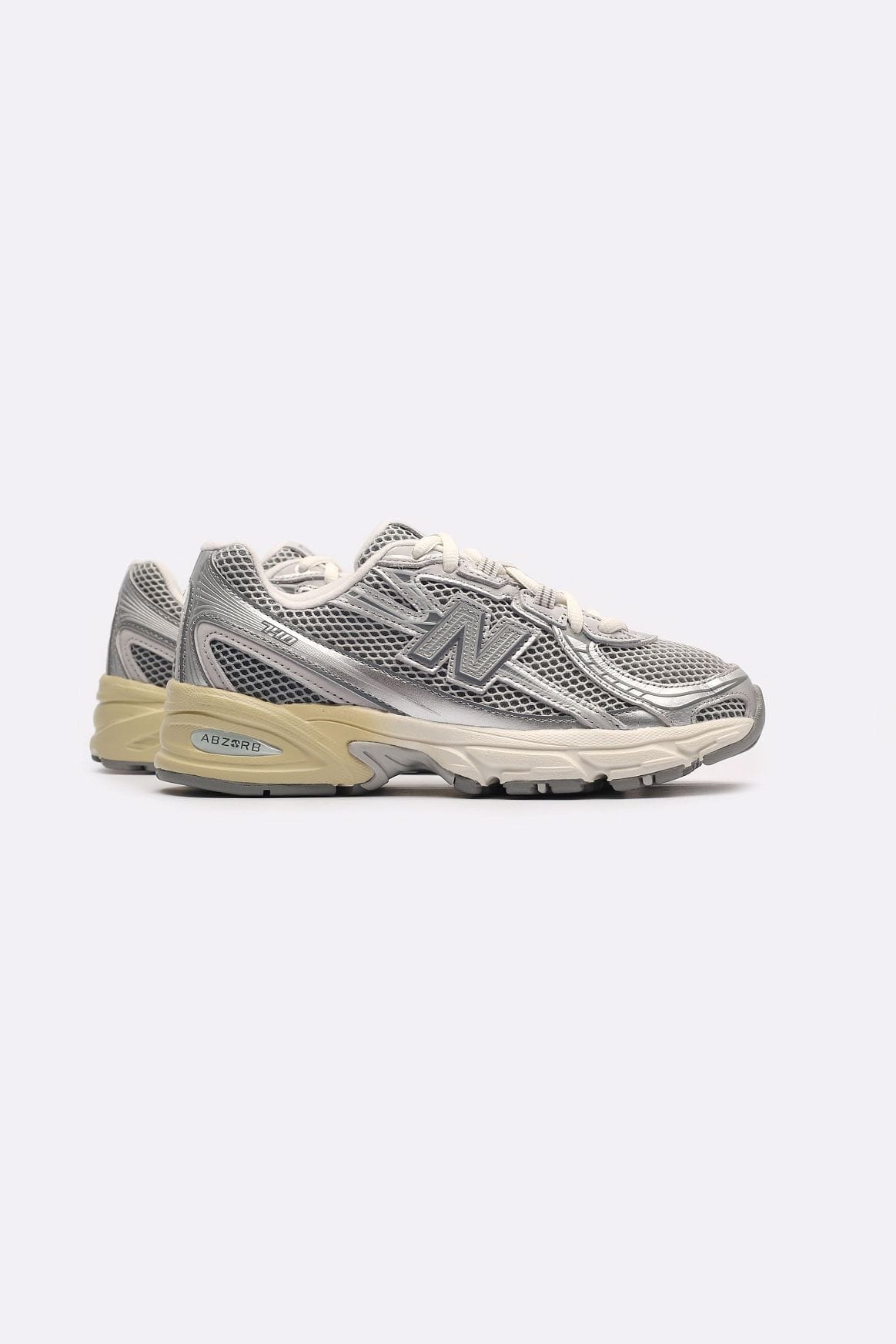 Новинка магазина. New Balance 740
