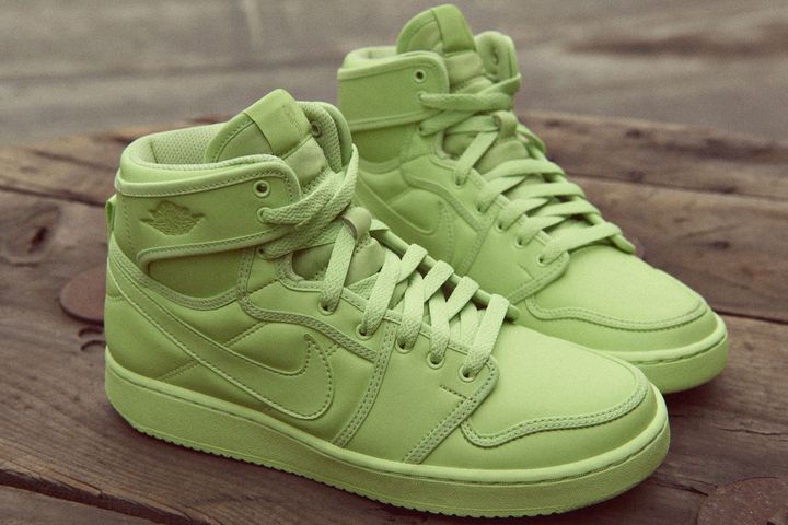 Новинка магазина. Air Jordan 1 x Billie Eilish