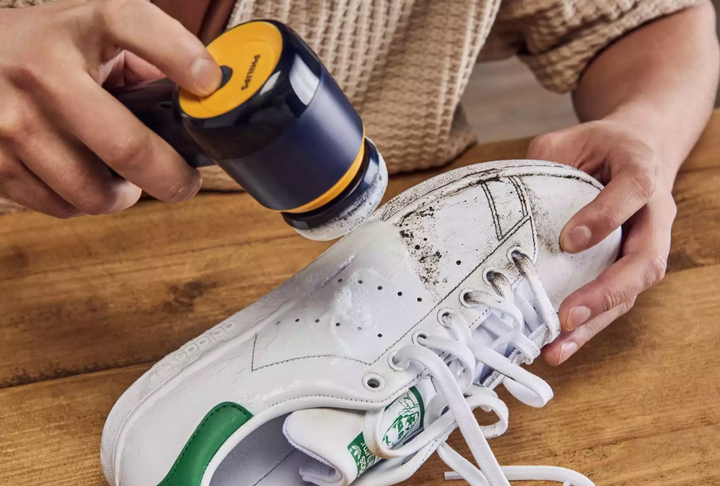 Phillips представил гаджет для чистки кроссовок