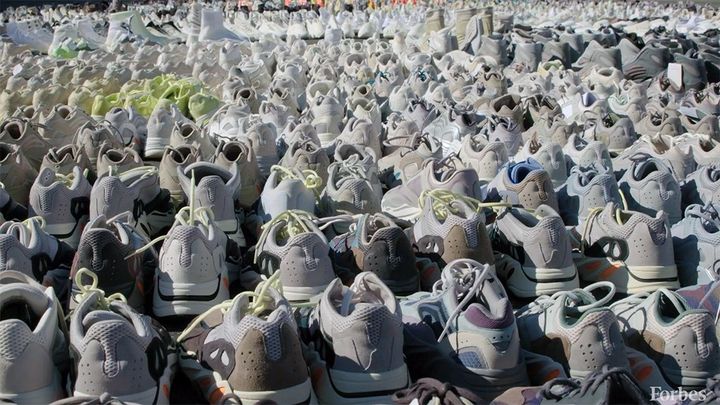 adidas подтвердил, что будет продолжать использовать дизайны из линейки Yeezy