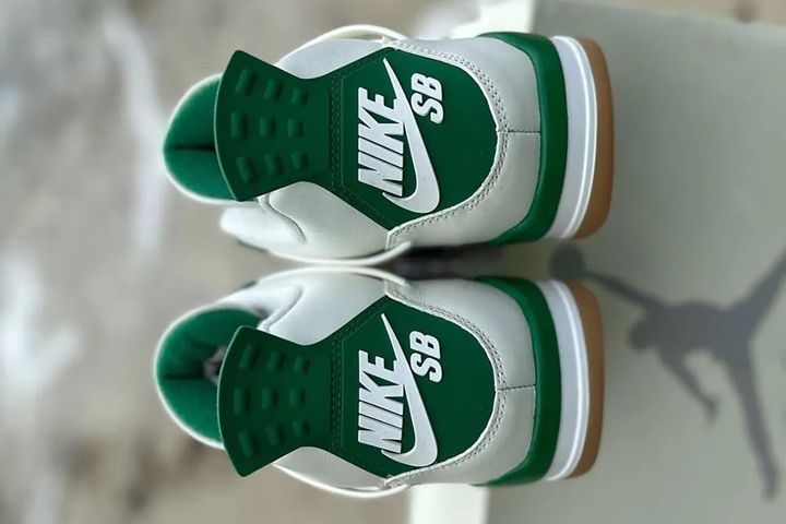 Первый взгляд на кроссовки Nike SB x Air Jordan 4 "Pine Green"
