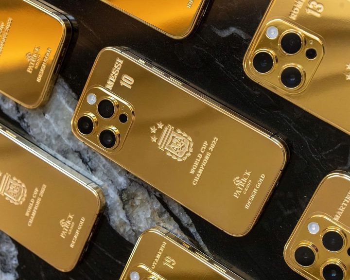 Лионель Месси решил подарить всей команде сборной Аргентины по золотому iPhone