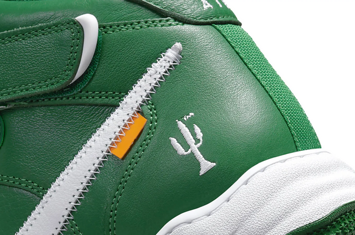 Финальный взгляд на кроссовки Off-White™ x Nike Air Force 1 Mid "Pine Green"