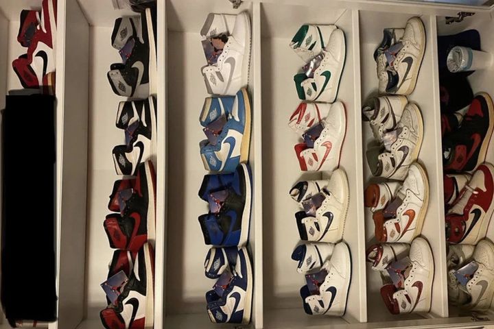 На аукцион были выставлены все OG расцветки кроссовок Air Jordan 1