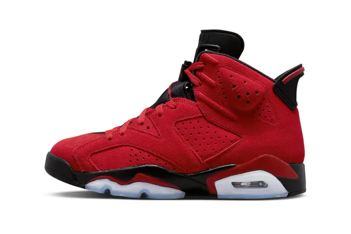В сети появились официальные фотографии кроссовок Air Jordan 6 "Toro"