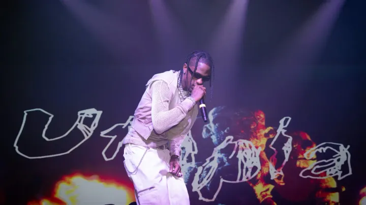 Трэвис Скотт показал еще одни кроссовки Nike, которые он планирует выпустить