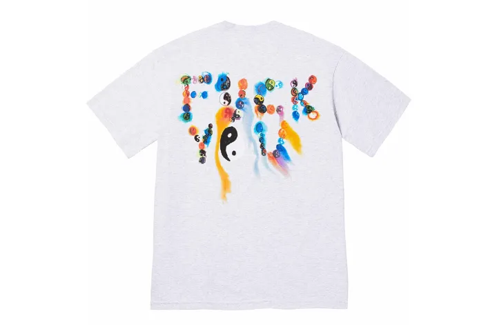 Supreme представил новую коллекцию футболок