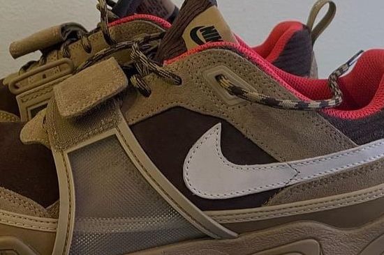 Трэвис Скотт подарил свои неизданные кроссовки фанату