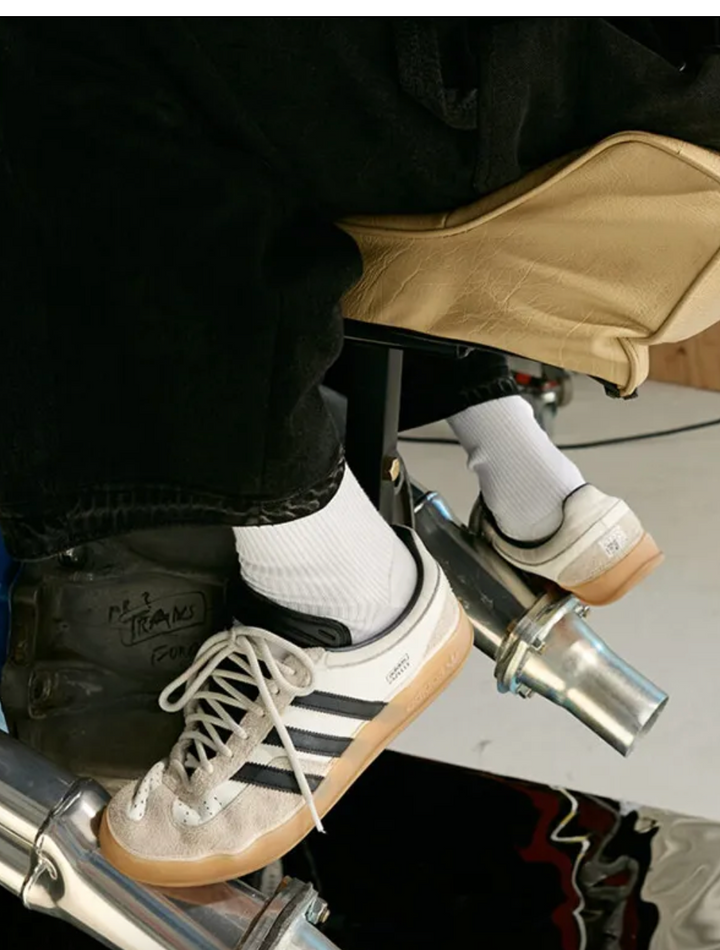 Bad Bunny показал свои новые adidas Gazelle