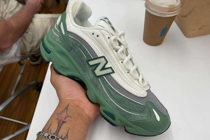 Первый взгляд на кроссовки New Balance 1000