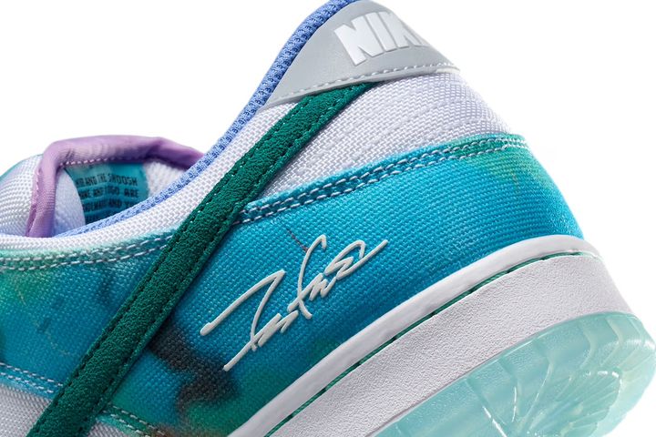Официальные фотографии Futura x Nike Dunk Low SB