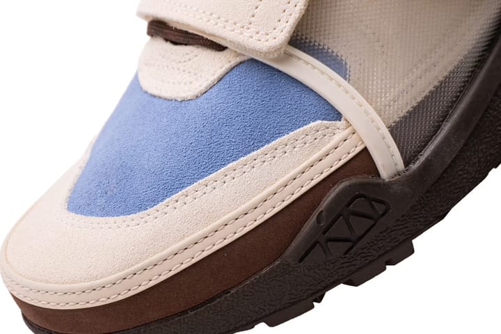 Появились фотографии новых кроссовок Трэвиса Скотта