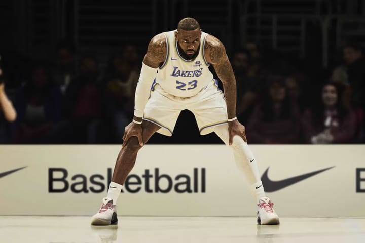 Официальные фотографии кроссовок Nike Lebron 22