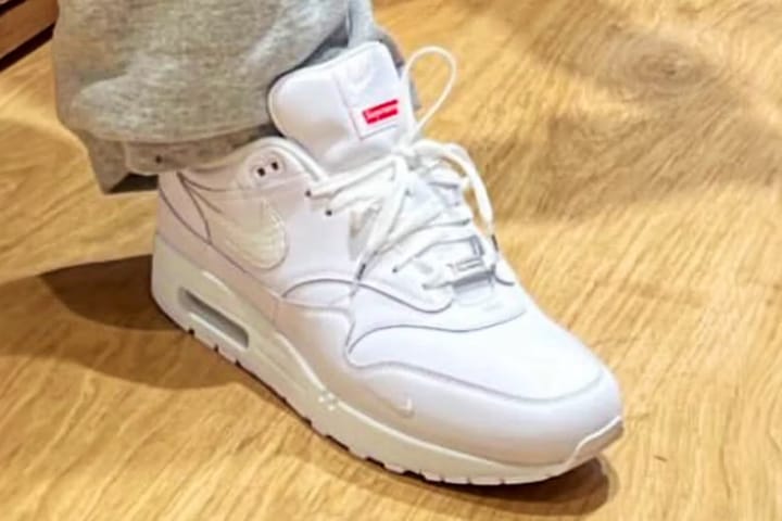 Первые живые фотографии Supreme x Nike Air Max 1 '87 «White»