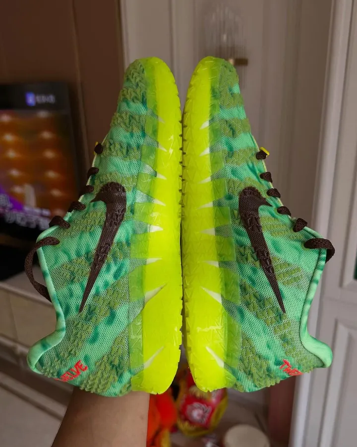 Nike официально представил именные кроссовки Джа Моранта